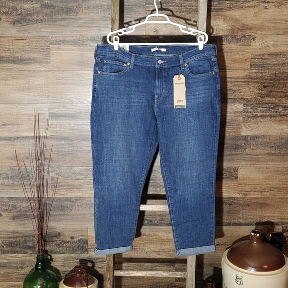 Levi's Jeans Size 18 Boyfriend Cropped Mid Rise Hyper Soft Sculpt NWT - Picture 1 of 13